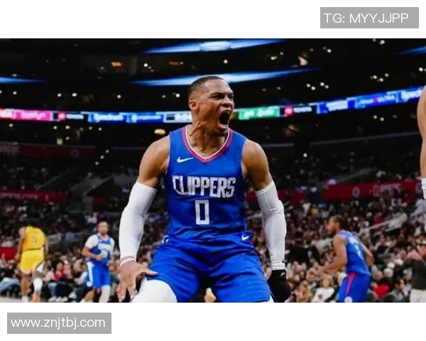 威少与湖人之间的矛盾升级引发球迷热议情绪对抗背后的深层原因分析