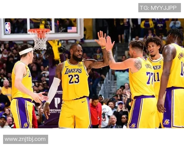 湖人对决雄鹿波普精彩集锦回顾与赛场瞬间分析