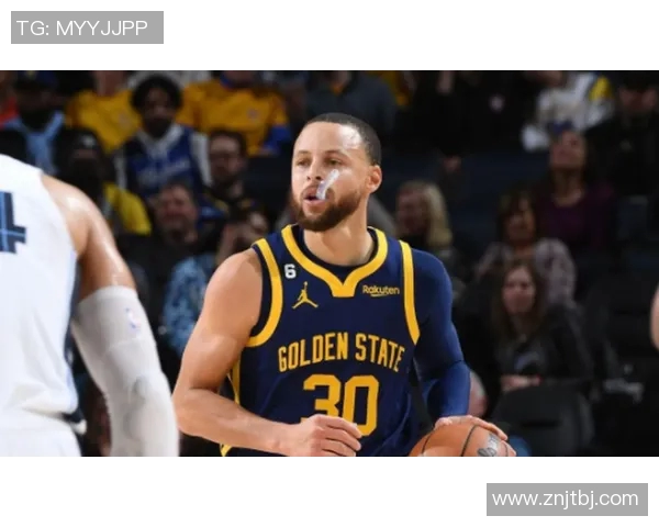 骑士与尼克斯激战正酣比分胶着引发球迷热议 骑士与尼克斯激战正酣比分胶着引发球迷热议